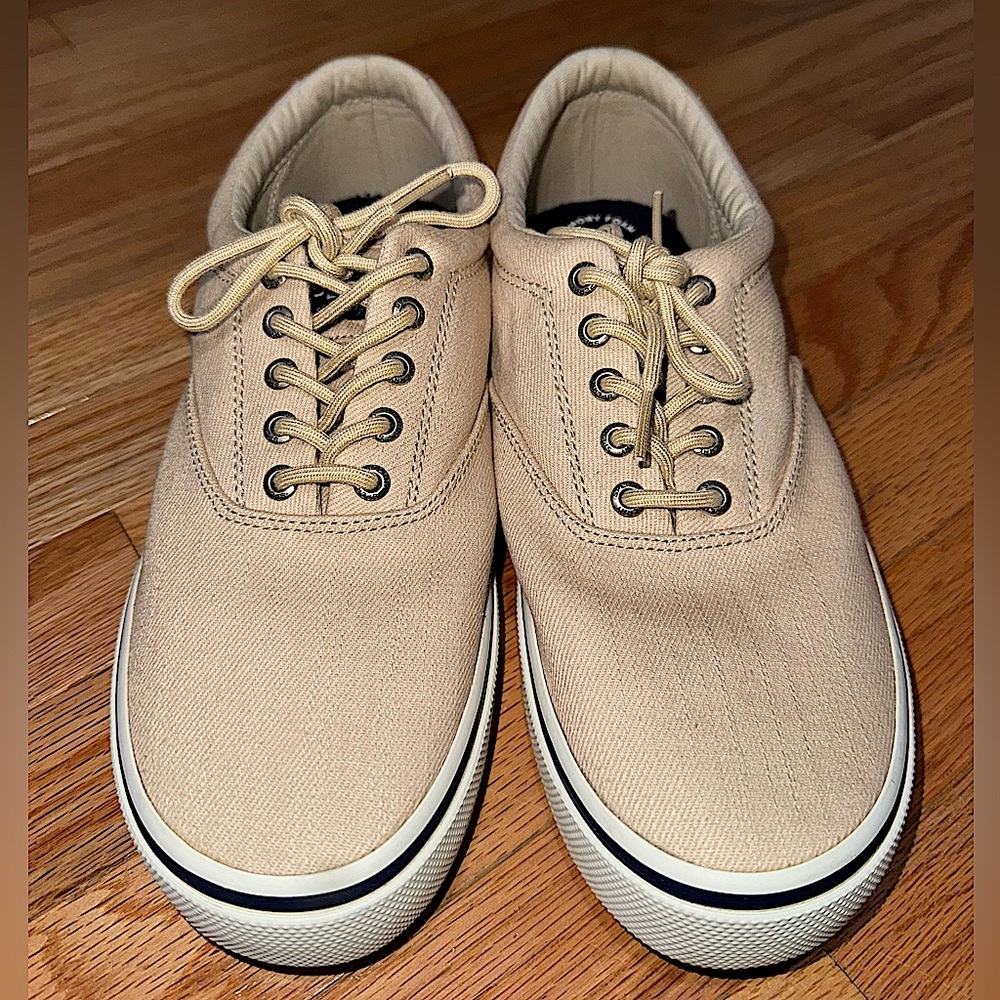 Sperry Halyard CVO Sneaker, Birch, size Men’s 10. Brand new!